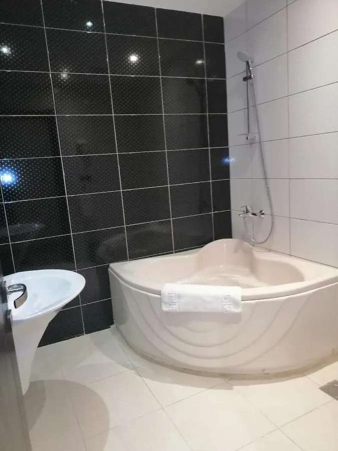 Western Beauty بيوتي الغربيه Jeddah Hotel